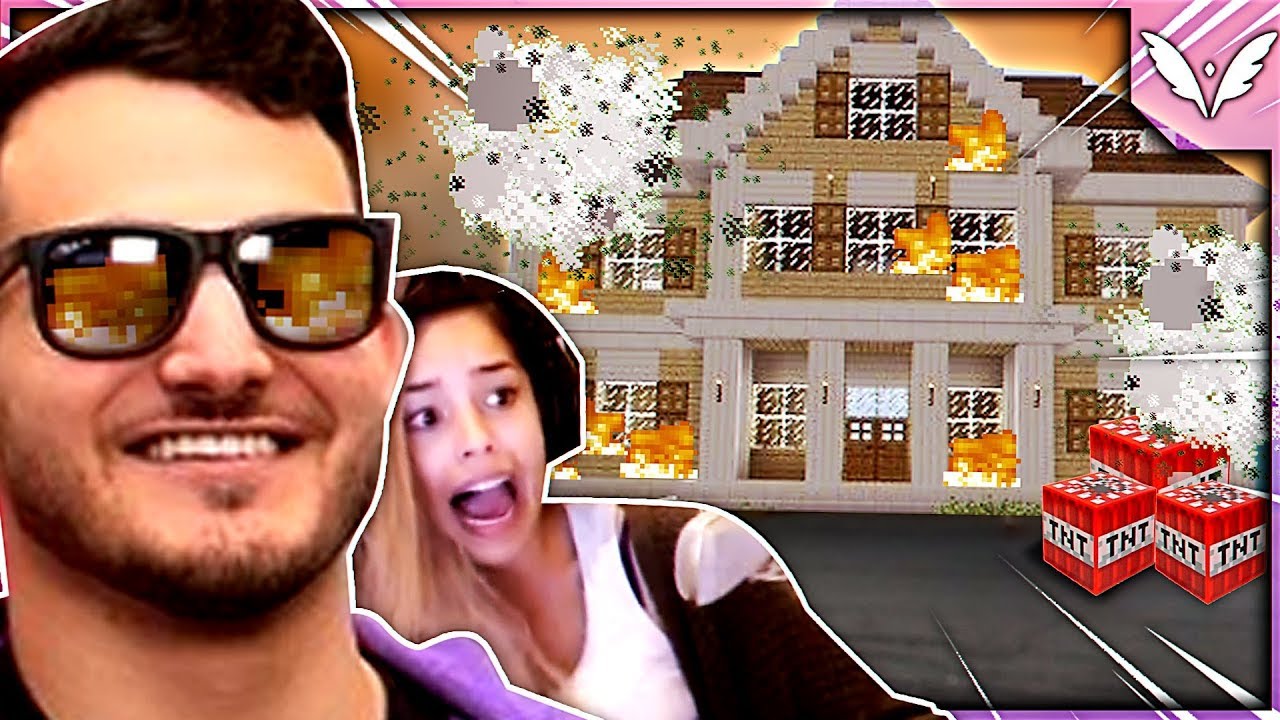 fed took me to a scary minecraft mansion.. *screams* – valkyrae minecraft