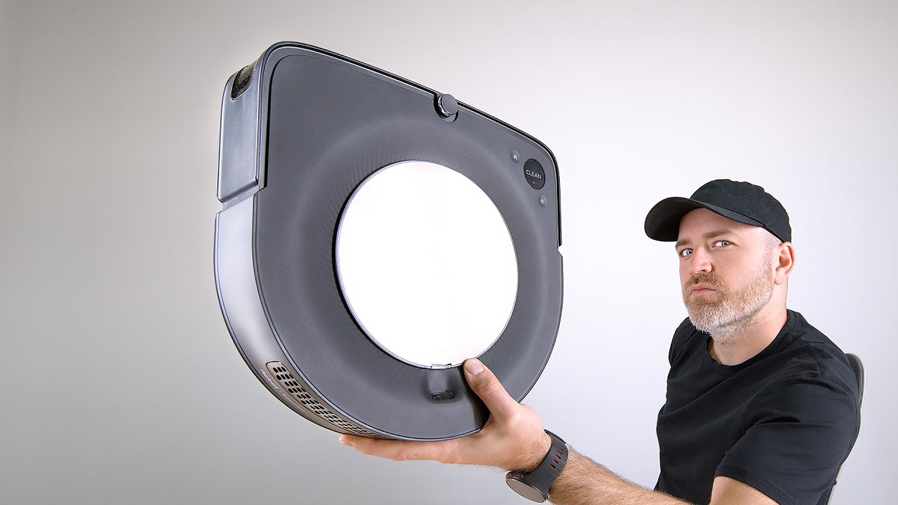 This Robot Vacuum Empties Itself…