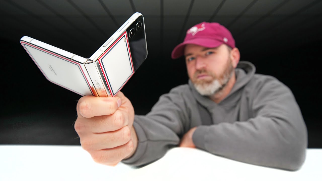 Unboxing Samsung’s RAREST Smartphone…