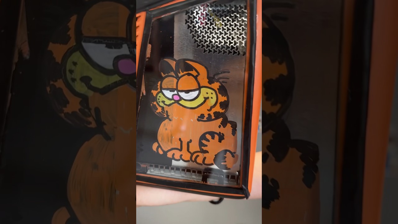 Check out this custom Xbox 360! #xbox #garfield #custom #xbox360 #microsoft #art
